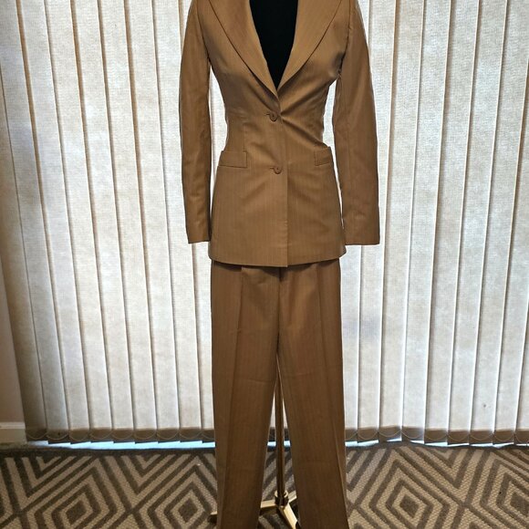 Escada Beige New Wool Pinstripe Pants Suit. Size 34 (small) - Picture 3 of 12
